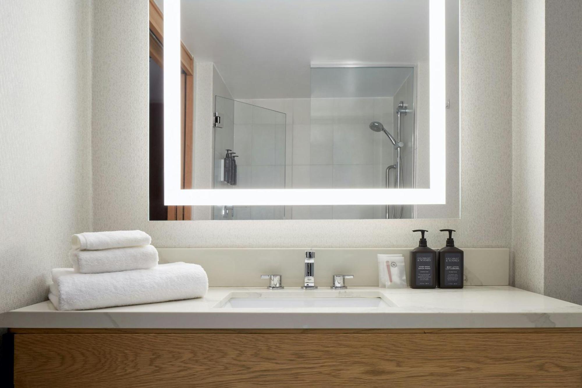 Hotel Sheraton Montreal Airport
